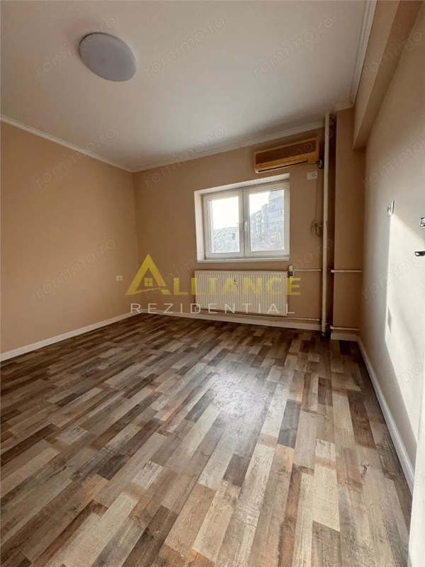 3 Camere Aparatorii Patriei Metrou — fotografia 1