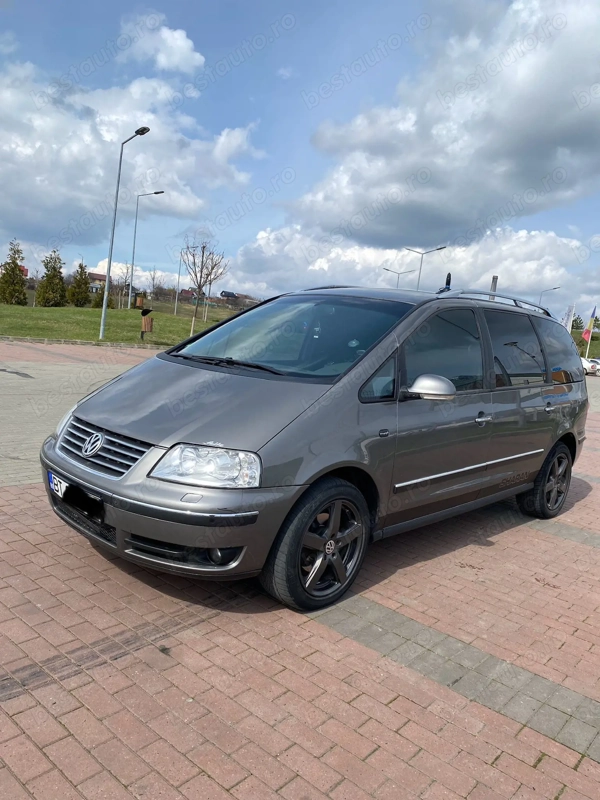 VOLKSWAGEN Sharan