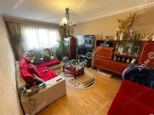 Apartament cu 3 camere decomandate in zona Vasile Aaron Sibiu — fotografia 1