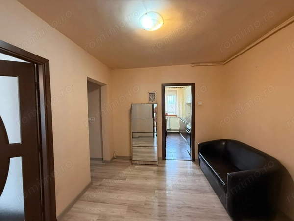 Apartament 3 camere, decomandat, zona Progresul — fotografia 1