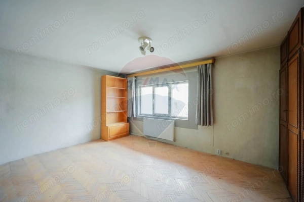 De vânzare – Apartament 2 camere, parter înalt, triplă orientare — fotografia 3