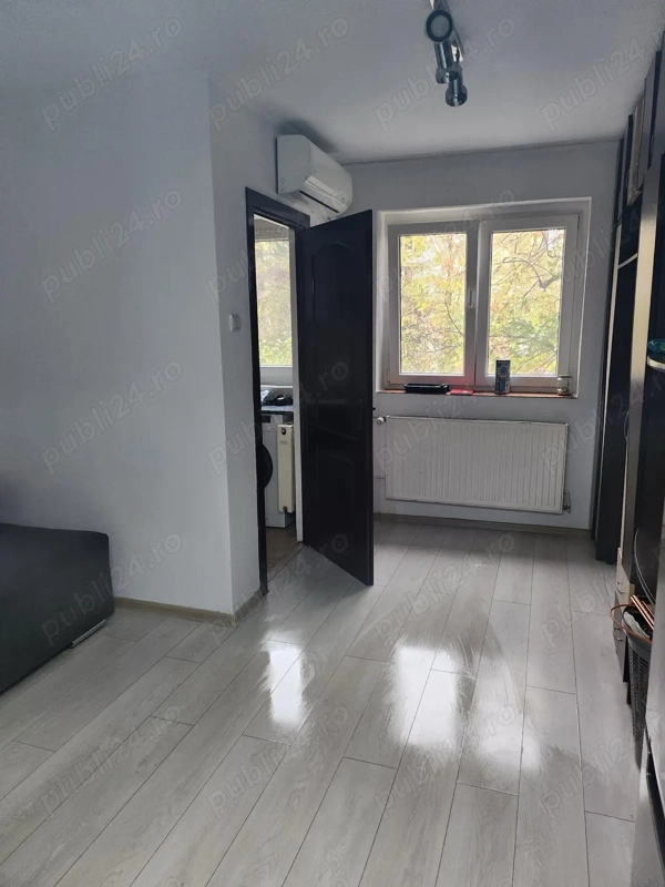 Proprietar! Schimb cu apartament cu două camere sau casa la curte pe lângă București — fotografia 3