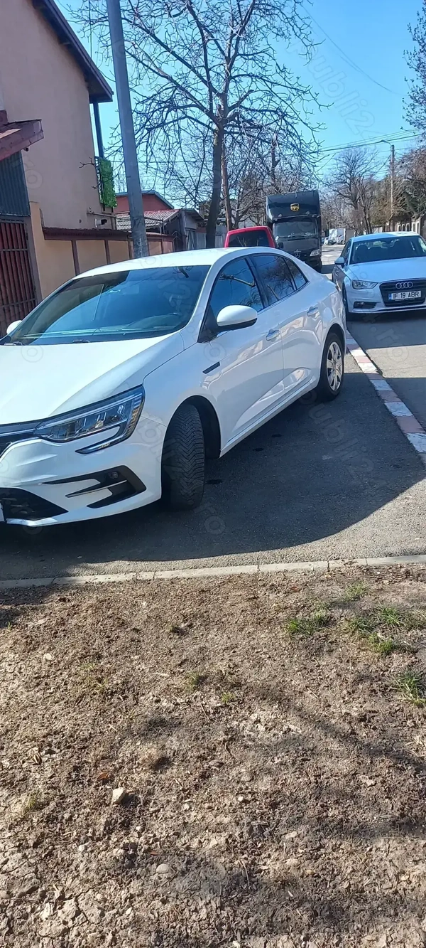 RENAULT Megane 2023 — imagine 2