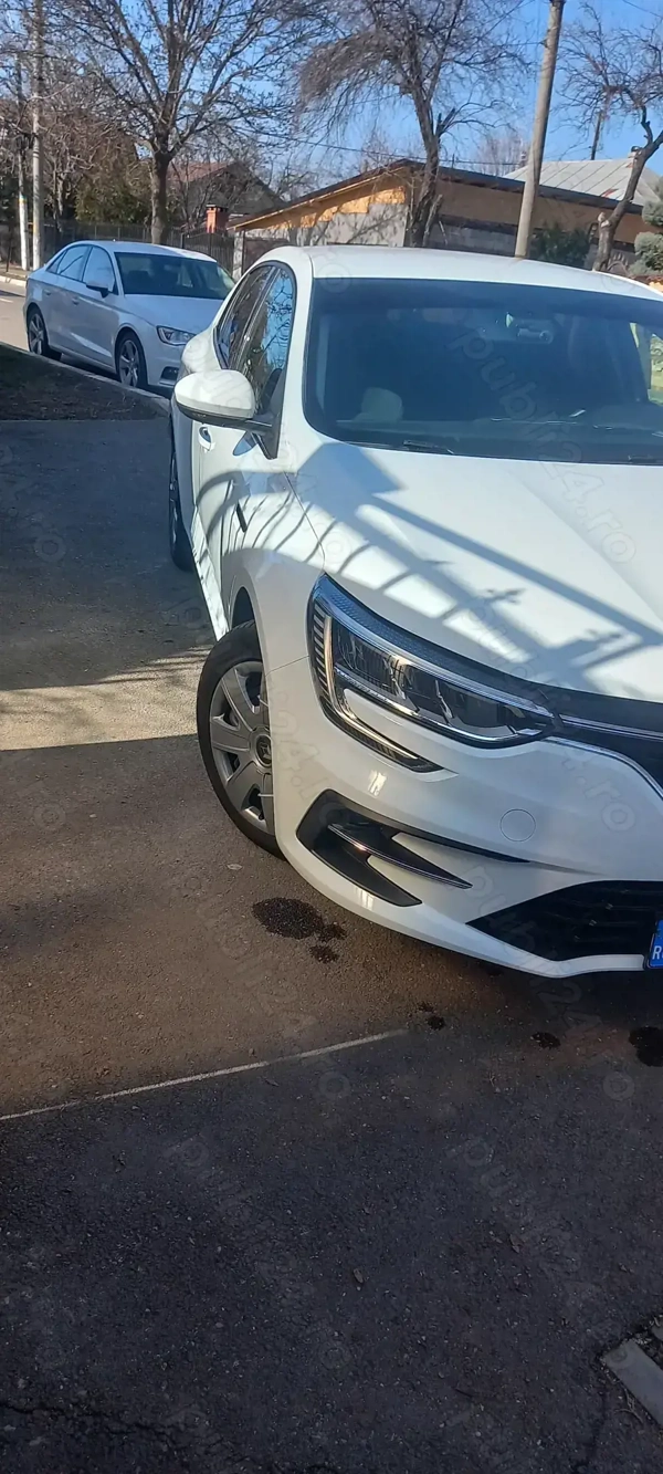 RENAULT Megane 2023 — imagine 4