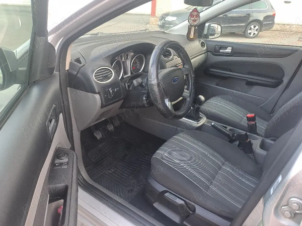 FORD Focus 2011 — imagine 5