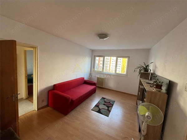 Apartament 3 camere Dristor, 5 min metrou, 64 mp, bloc anvelopat — fotografia 1