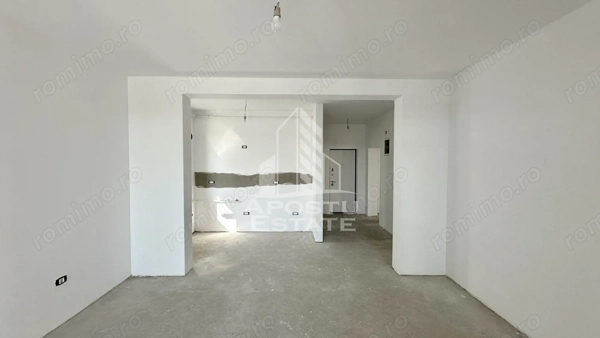 Apartamente de vanzare cu 3 camere si curte, Dumbravita — fotografia 3