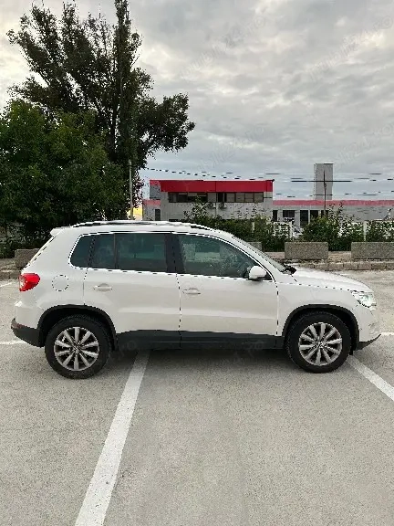 VOLKSWAGEN Tiguan 2010