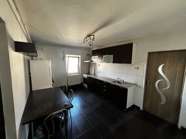 Vand apartament 2 camere semidecomandat Calea Torontalului, etaj IV