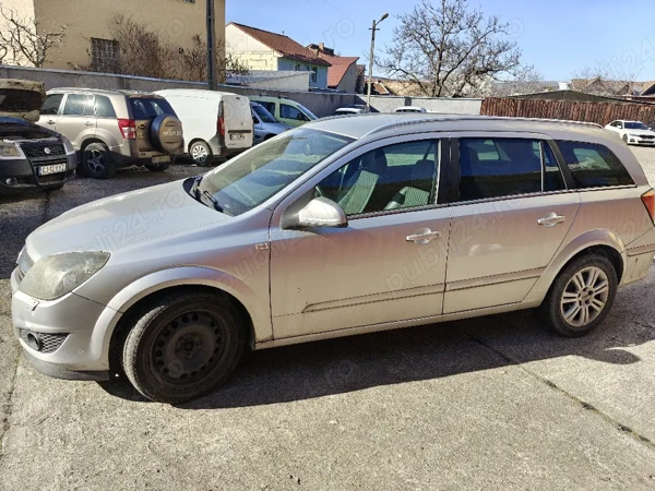 OPEL Astra 2010