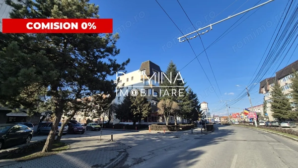 Vânzare apartament 3 camere, Bd. Ecaterina Teodoroiu - zona Casei de Cultură — fotografia 1