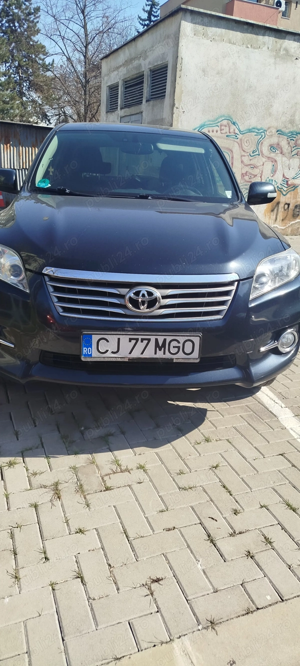 TOYOTA RAV4 2011