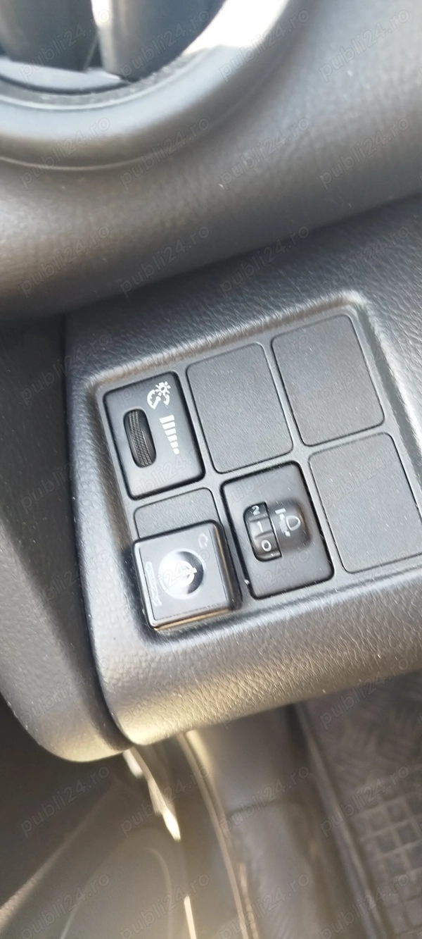TOYOTA RAV4 2011 — imagine 3