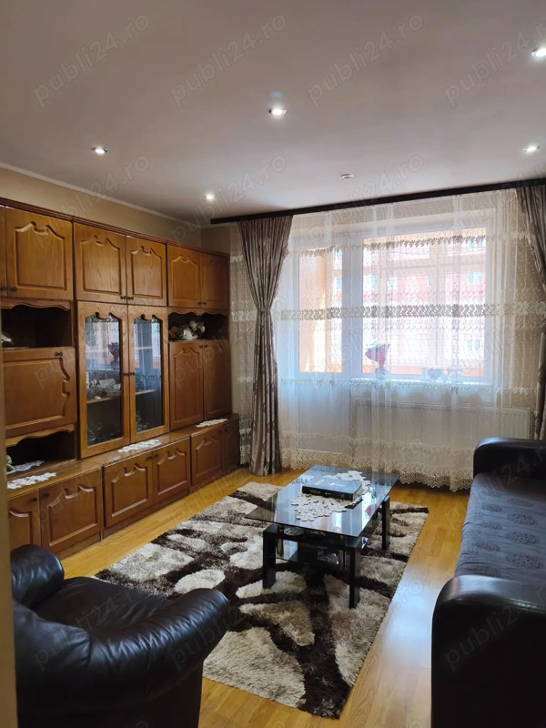 Vând apartament cu 3 camere, Petrila, Republicii 57 9. etaj 2,sc.1 — fotografia 1