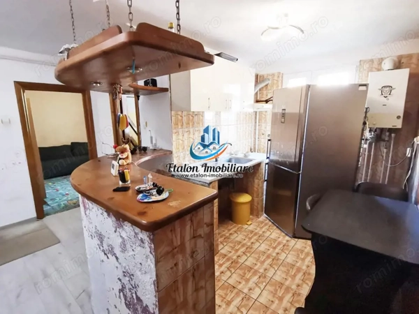 Apartament 2 camere, etaj 4, zona Petrodava — fotografia 1