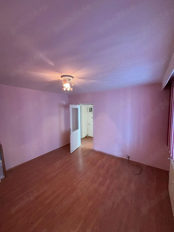 Apartament 3 camere, 60 mp, semidecomandat, etaj 3 Piatra Neamț, str. Nicolae Iorga nr. 42, bl. 18 — fotografia 1