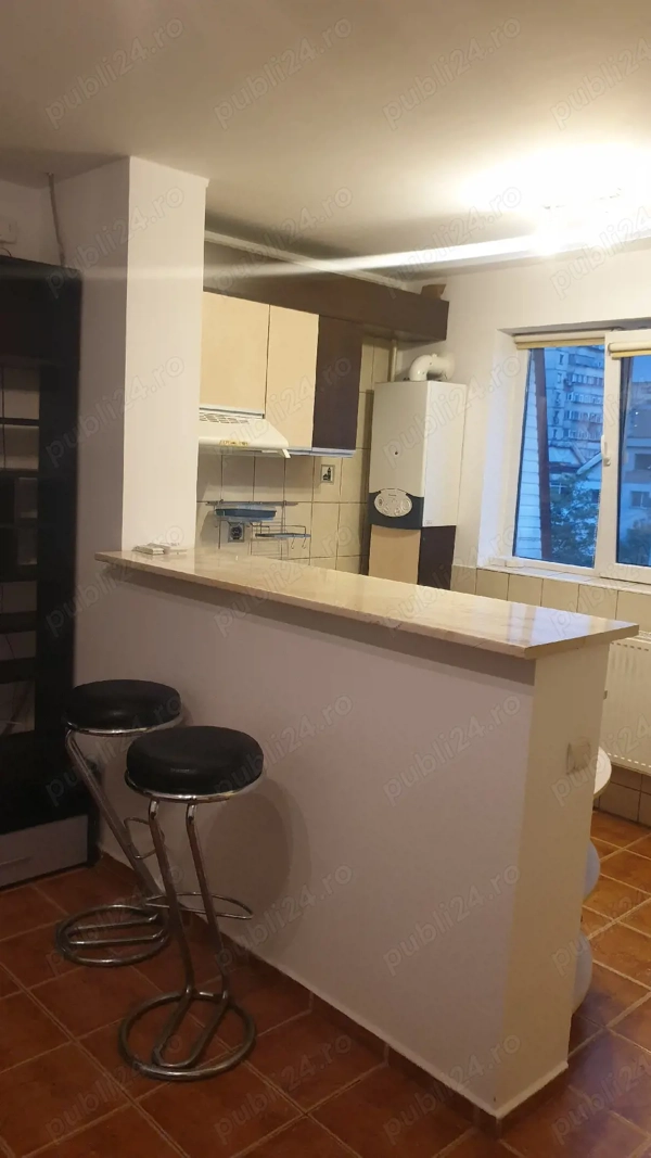 Apartament 3 camere, scara interioara, Iasi — fotografia 3