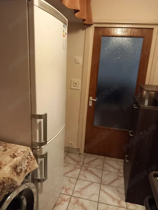 Ofer spre inchiriere apartament 2 camere semidecomandat zona Banat — fotografia 1