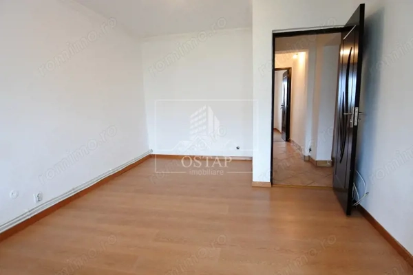 Bistrița Lac-zona Lidl - 2 camere decomandate - nemobilat - preț 230 E — fotografia 2