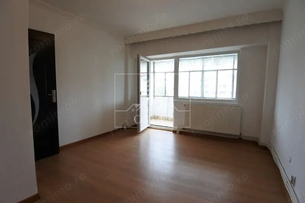 Bistrița Lac-zona Lidl - 2 camere decomandate - nemobilat - preț 230 E — fotografia 1