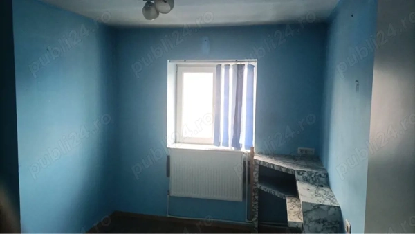 vind apartamet 3 camere centru Panciu