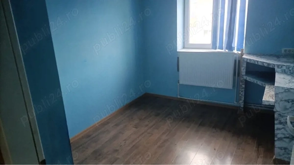 vind apartamet 3 camere centru Panciu