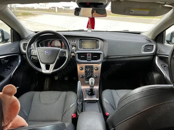 VOLVO V40 Cross Country 2013 — imagine 2