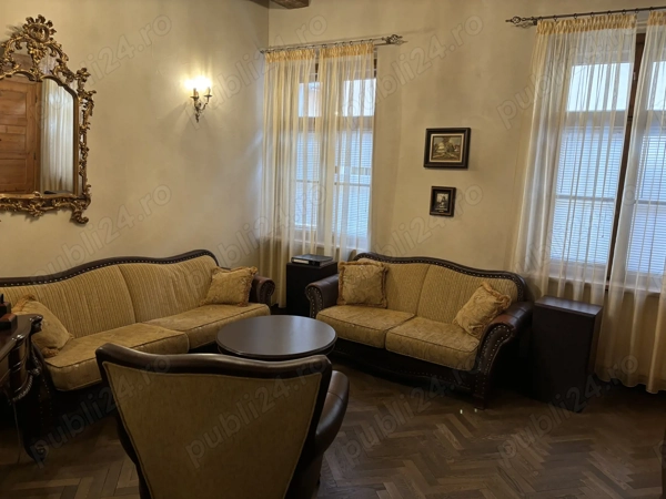 Vand apartament in Piata Sfatului — fotografia 1