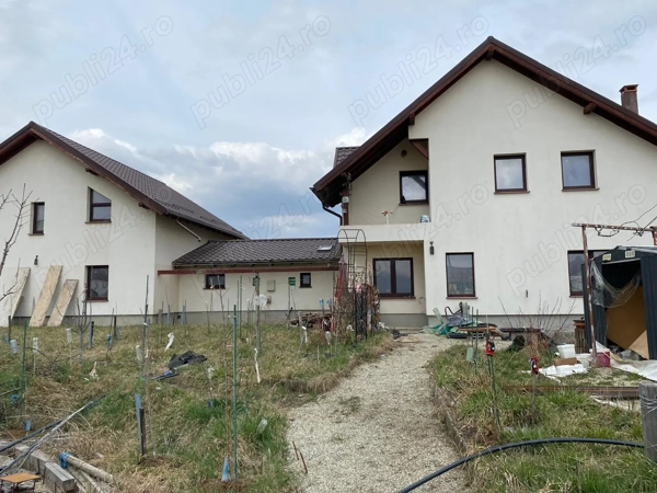 Doua case cuplate, com.Sanpetru, jud.Brasov