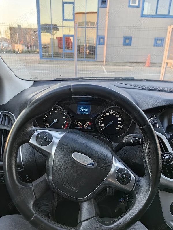 FORD Focus 2013 — imagine 6