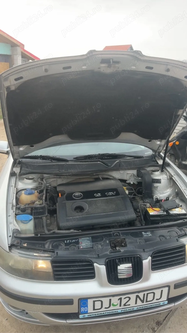 Seat Leon 2004 benzină, 1.600 € — imagine 1