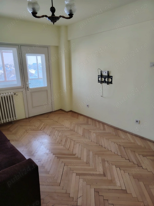 Apartament decomandat cu 3 camere, de vanzare