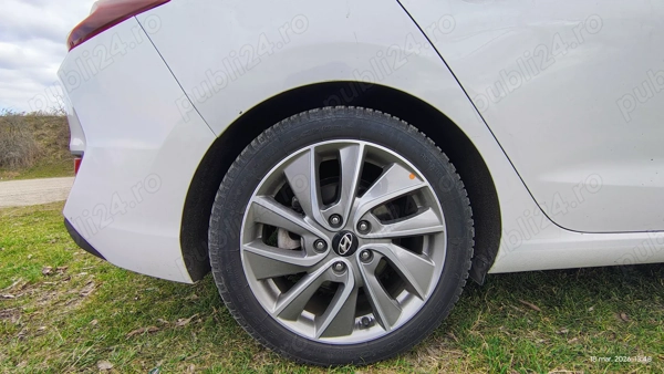 HYUNDAI i30 2018 — imagine 10