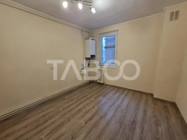 Apartament 4 camere de inchiriat Bulevardul Unirii acces din strada — fotografia 3