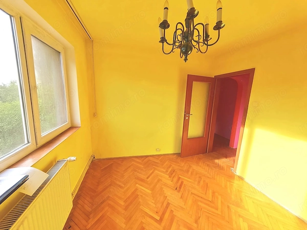 Vand apartament cu 4 camere,decomandat,etajul 3,garaj sub bloc,Bld.Cetatii — fotografia 1