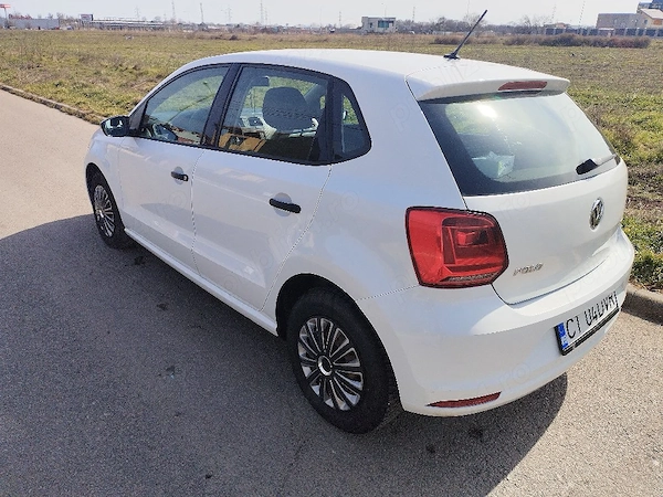 VOLKSWAGEN Polo 2015