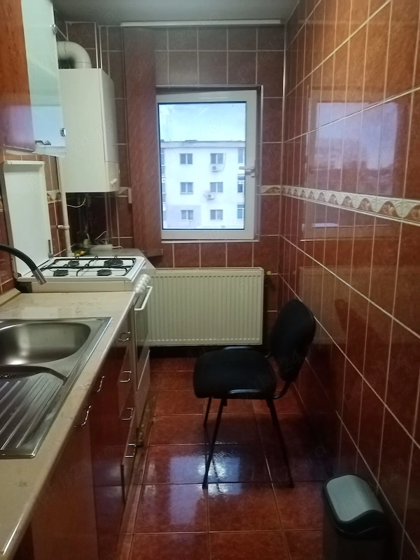 Ofer spre închiriere garsonieră — fotografia 1