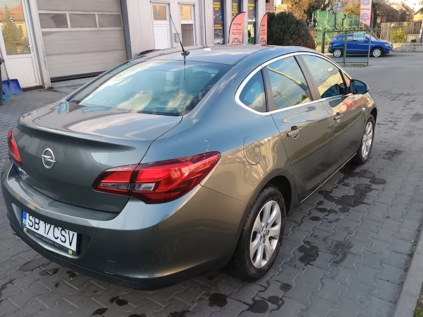 Opel Astra 1.4 ECOTEC Turbo Enjoy Custom Impecabila