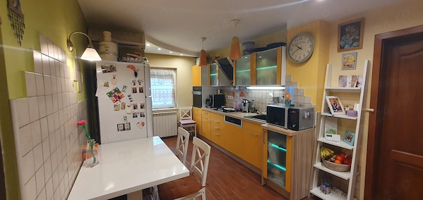 Apartament 3 camere 90mp+garaj, Complet mobilat,Str Mures, direct de la proprietar — fotografia 3