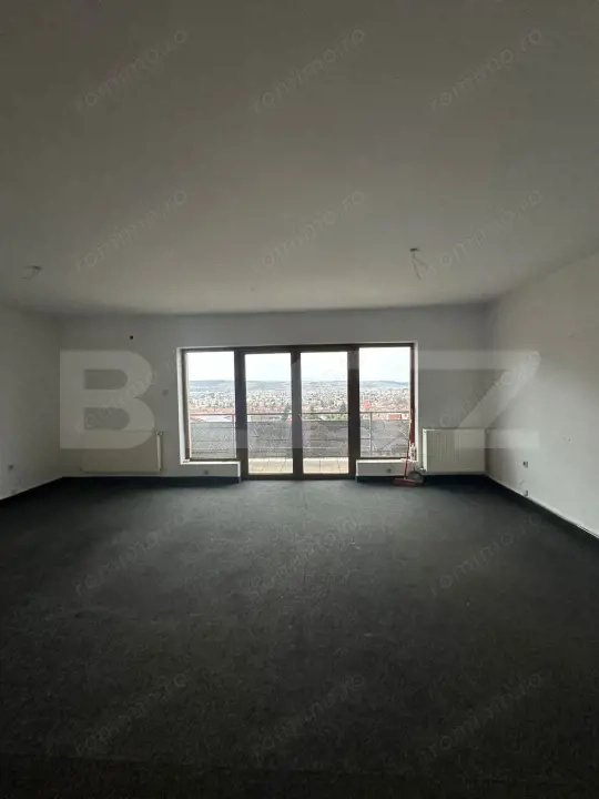 Apartament 4 camere,2,bai,3 terase,139mp, semicentral — fotografia 3