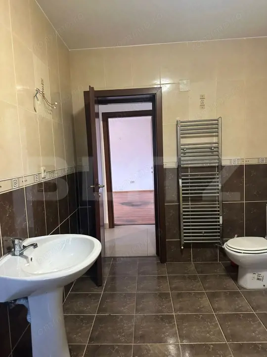 OPORTUNITATE: Apartament, 3 camere, 2 bai, 3 terase, zonă semicentrală — fotografia 3