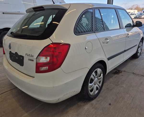 SKODA Fabia 2011 — imagine 3