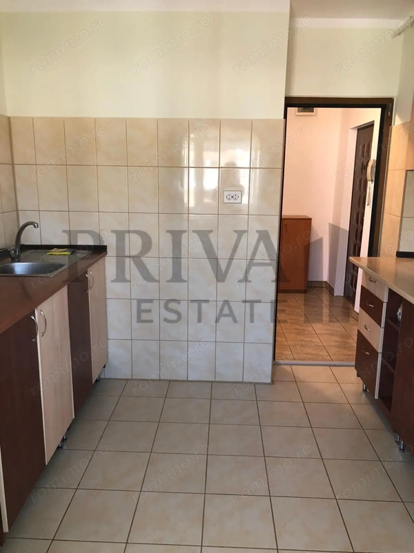 Apartament 3 camere, 2 bai, 65 mp, centrala proprie — fotografia 3
