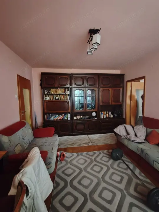 Apartament 3 camere | 70 mp | Zonă Sasar – Ideal pentru familie sau investiție — fotografia 2