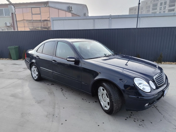MERCEDES-BENZ E-Class 2004 — imagine 3