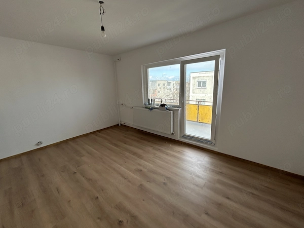 Vand apart.1 cam.situat in Micalaca,str.Vaslui,st. 50 mp,et.4 din 4,modern — fotografia 1