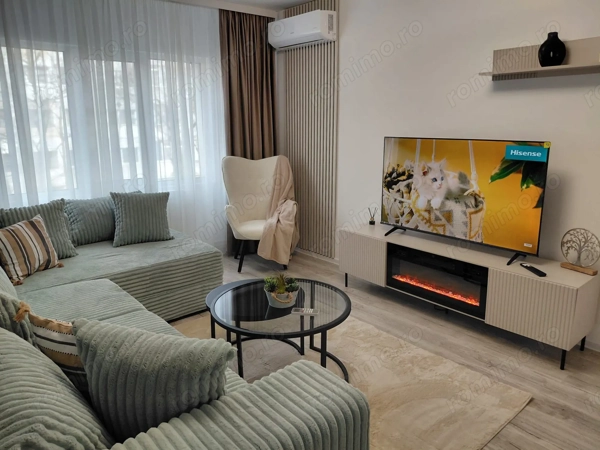 Vanzare - apartament cu 3 camere, Micro 16, renovat, mobilat nou — fotografia 1
