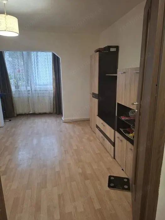 Dambu Pietros - Vanzare apartament 3 camere - Str. Ceahlau — fotografia 3