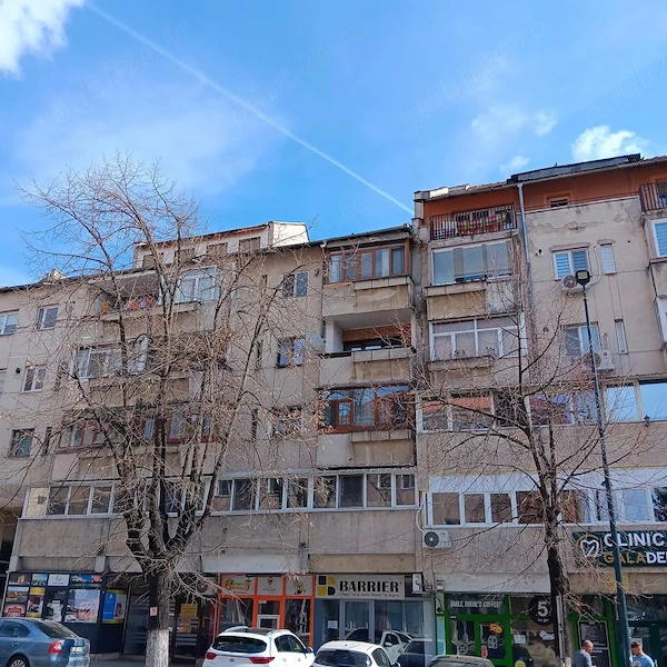 Apartament 2 camere ultracentral Rm.Valcea — fotografia 1