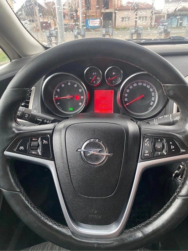 OPEL Astra 2011 — imagine 4